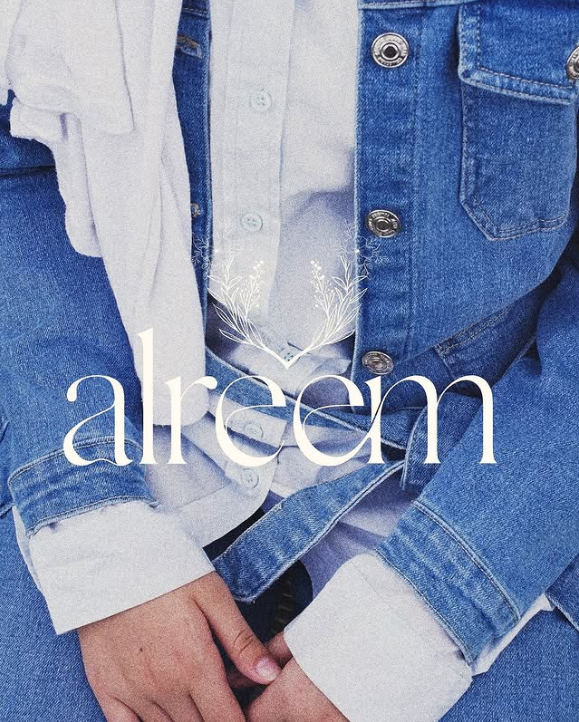 BLUE JEAN GIRL